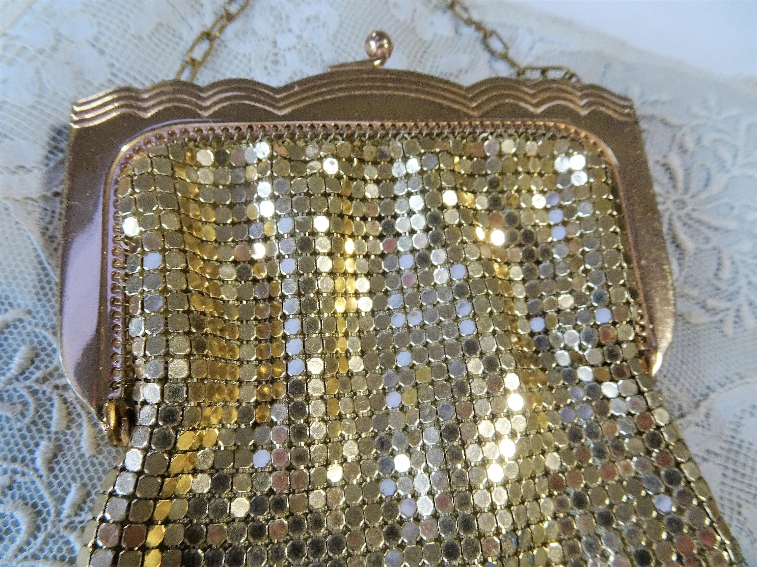 ART DECO Purse,Whiting & Davis Mesh Bags,Flapper Evening Gold Tone Purse,Small Purse,Doll Size Purse,Metal Purses,Collectible Vintage Purses