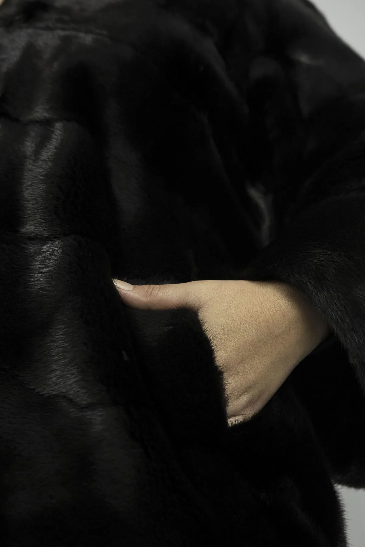 Coat in mink Black