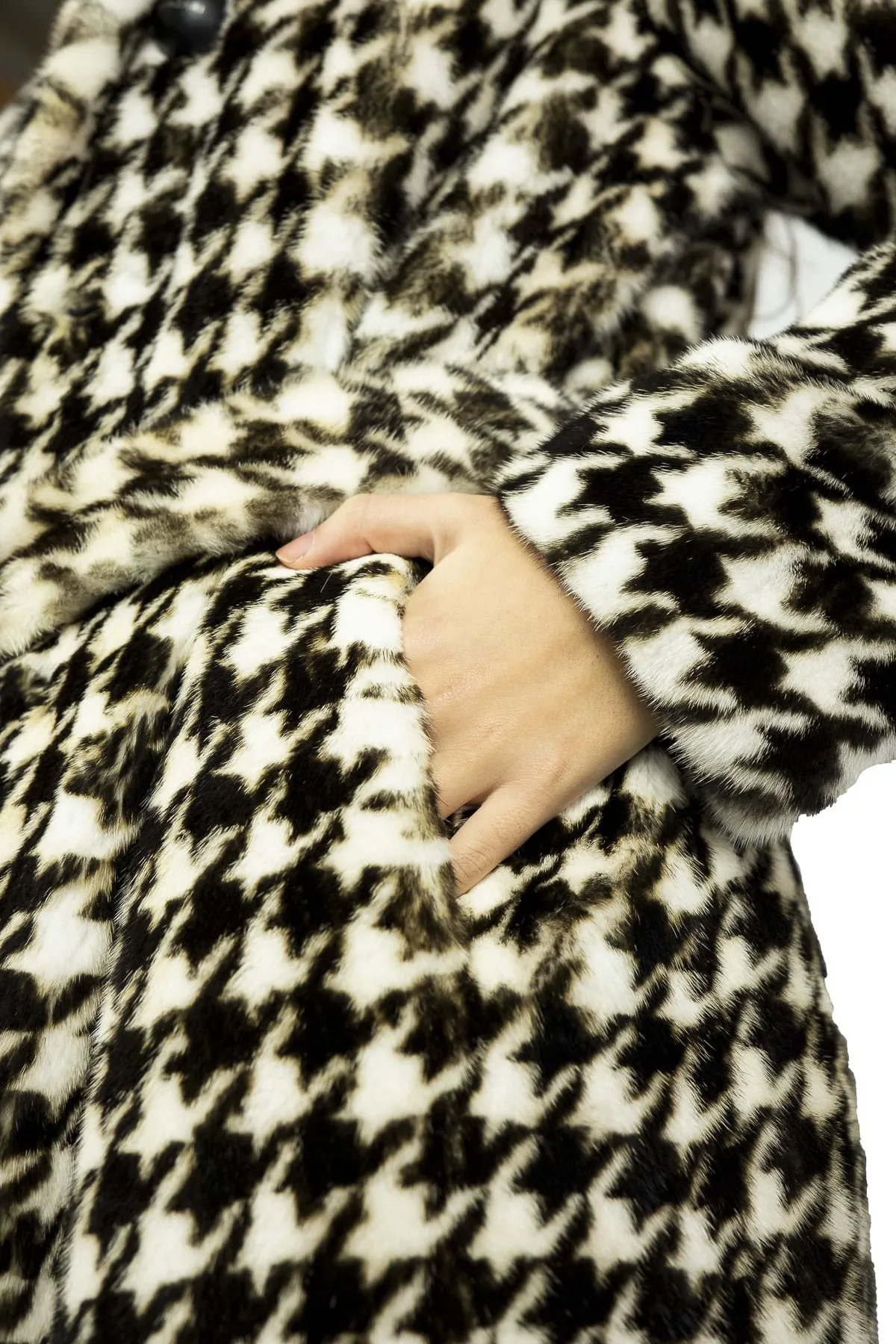 Coat in mink White with Pied de Poule print